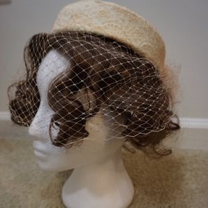 VTG 1960s Pillbox Hat with Veil